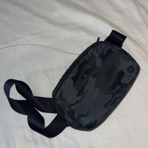 Lululemon belt bag - black/gray camo print (rare print original black logo bag)